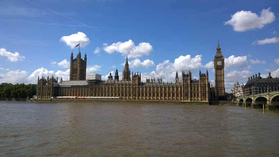 Lords committee: Fix “dysfunctional” online ads market, make platforms pay to use news